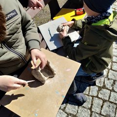 Tonarbeiten am Kriegerdenkmal