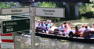 Die Fließe rund um Lübben sind zweisprachig beschildert.