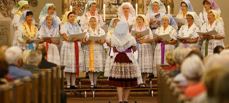 Der Spreewald-Frauenchor in der Paul-Gerhardt-Kirche Der Spreewald-Frauenchor in der Paul-Gerhardt-Kirche